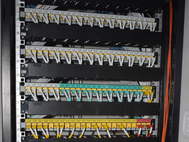 巨烽顯示-網(wǎng)絡(luò)綜合布線 巨烽顯示-網(wǎng)絡(luò)綜合布線